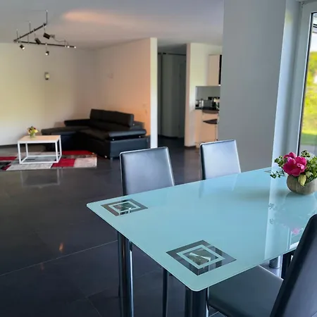 Blick Ins Gruene Apartment *